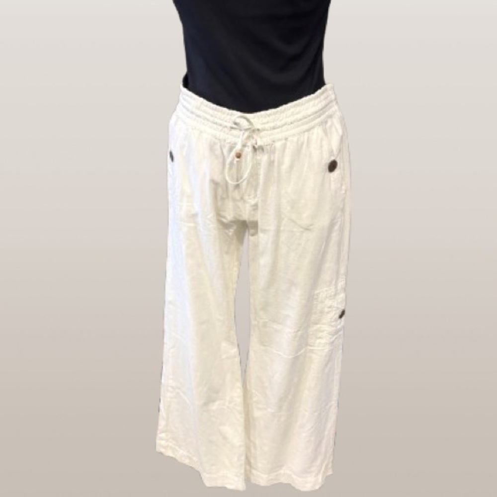 O’Neill Cotton linen blend wide leg cargo pants.